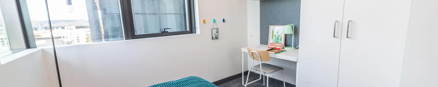 Yugo AC 4 bed shared apartment large new 2