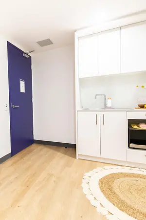 Yugo AC 4 bed shared apartment large new 4