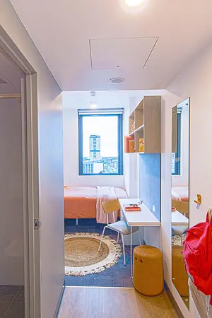 Yugo AC 5 bed ensuite new 3