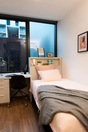 Private Room in Share 6 Bed Townhouse at Infinity Place