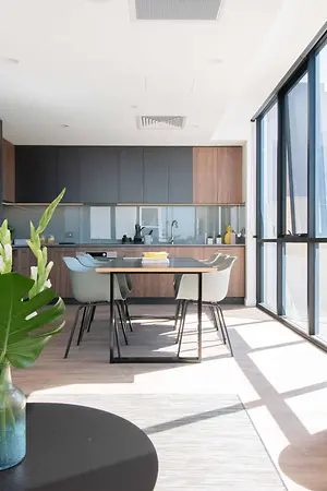 5 & 6 Bedroom Share Lounge & dining
