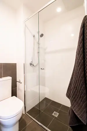 5 & 6 Bedroom Apartment Single Room - Bathroom
