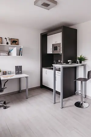 Studio Medium 2