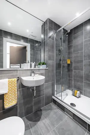 En Suite 1