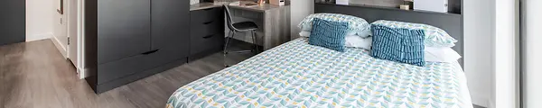 Studio 1 Anglia House Cambridge - bed focus