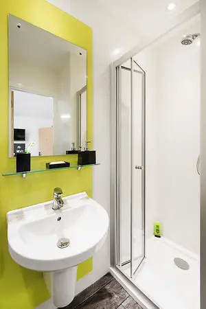 TSHC-CrescentHouse-Southampton-Bathroom