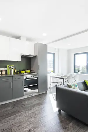 TSHC-AustenHouse-Southampton-ClustenKitchenLounge1