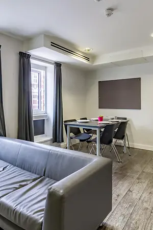5 Bed Townhouse Shared Kitchen (1)