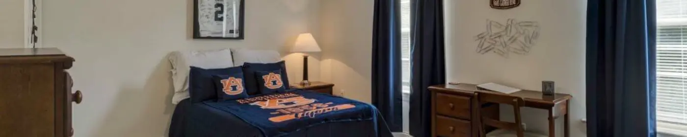 Yugo Auburn North Bedroom Photo