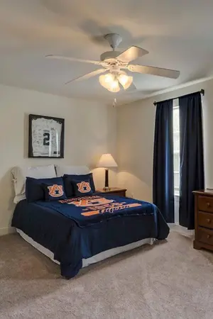 Yugo Auburn North Bedroom Photo