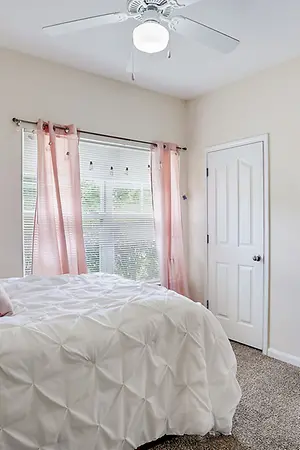Yugo 21 Apartments Bedroom