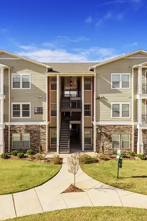Yugo Charlotte College Downs Exterior