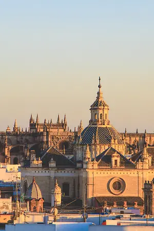 The Top 10 Upcoming Student Events in Seville picture