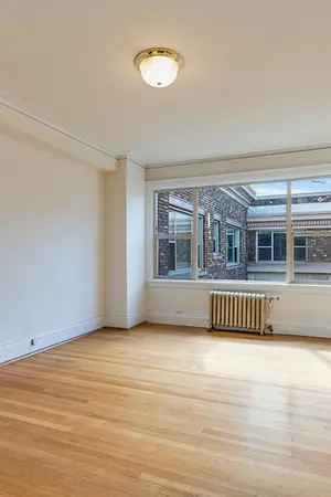 Wilsonian 1x1 Classic Living Room
