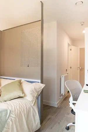 en-suite bedroom