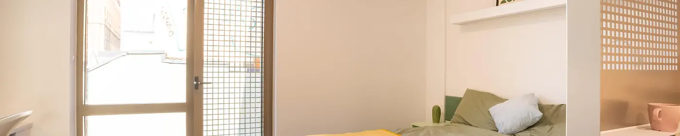 Large Studio bedroom